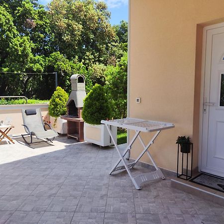 Apartmani "Sandro" Gonar Rab Town Chambre photo