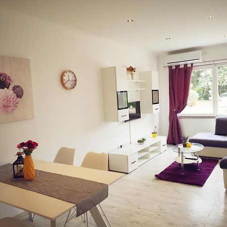 Apartmani "Sandro" Gonar Rab Town Chambre photo