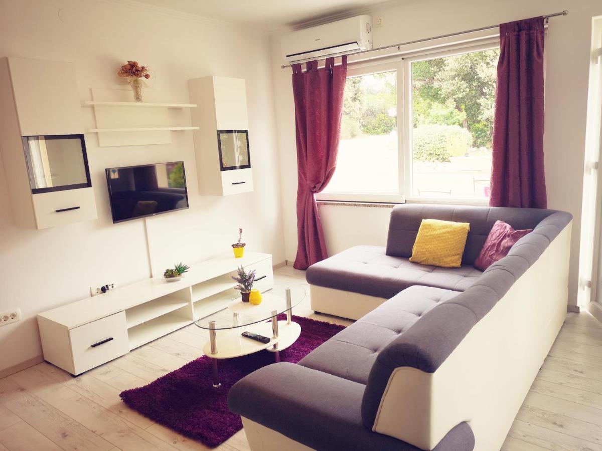 Apartmani "Sandro" Gonar Rab Town Extérieur photo