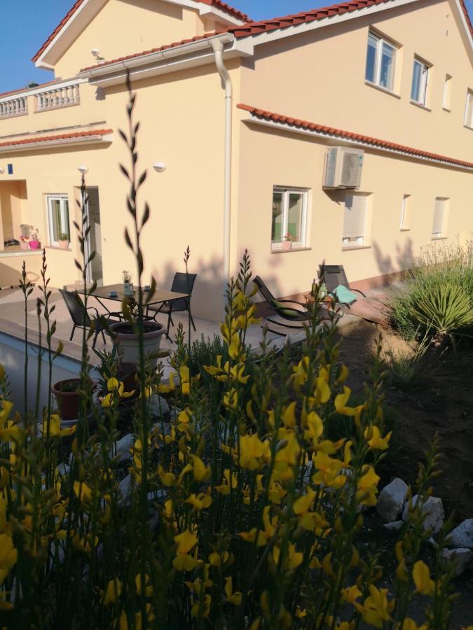 Apartmani "Sandro" Gonar Rab Town Extérieur photo