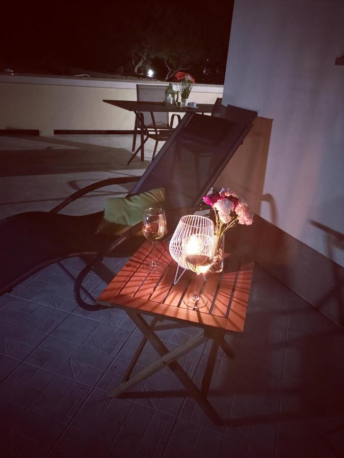 Apartmani "Sandro" Gonar Rab Town Extérieur photo