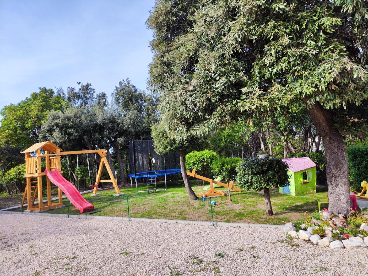 Apartmani "Sandro" Gonar Rab Town Extérieur photo