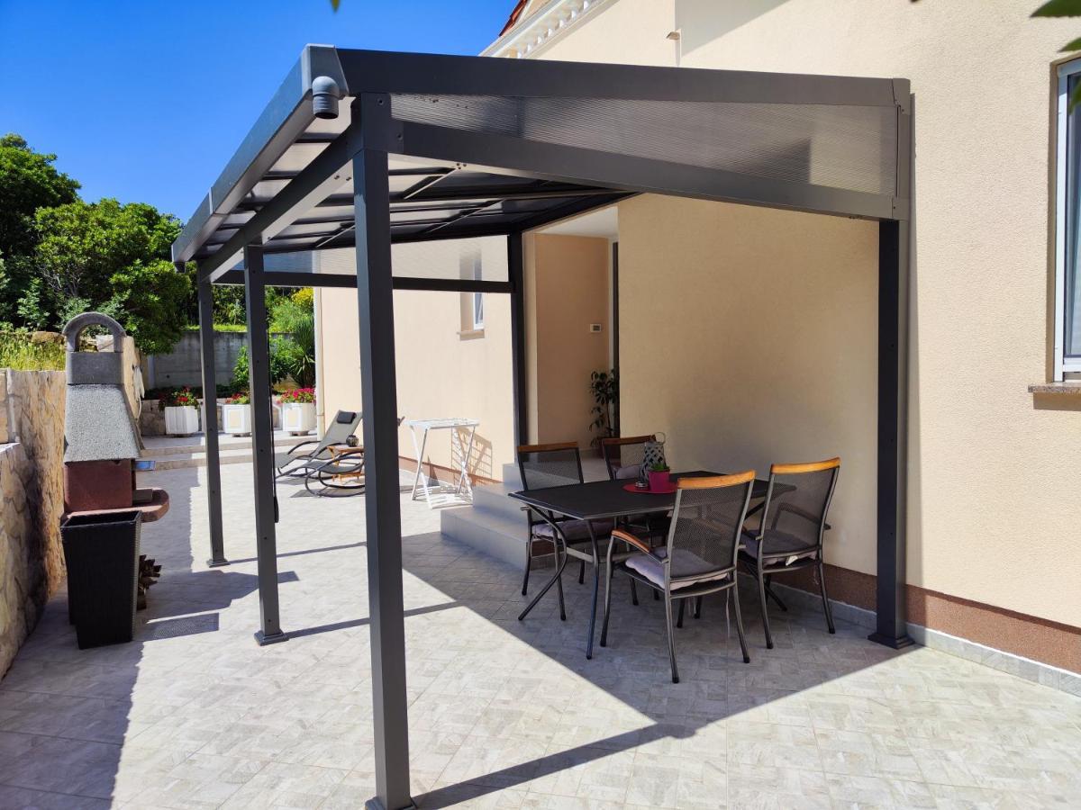 Apartmani "Sandro" Gonar Rab Town Extérieur photo