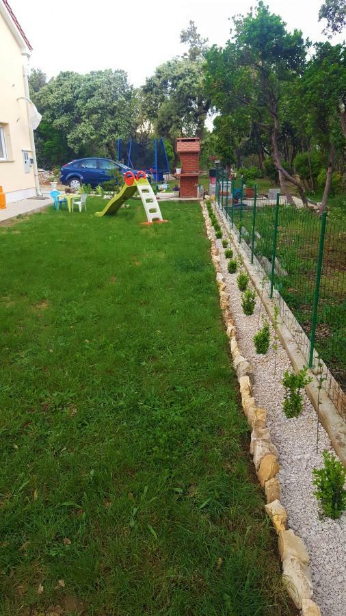 Apartmani "Sandro" Gonar Rab Town Extérieur photo