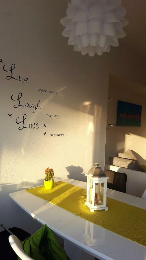 Apartmani "Sandro" Gonar Rab Town Extérieur photo