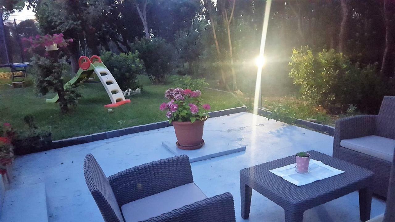 Apartmani "Sandro" Gonar Rab Town Extérieur photo