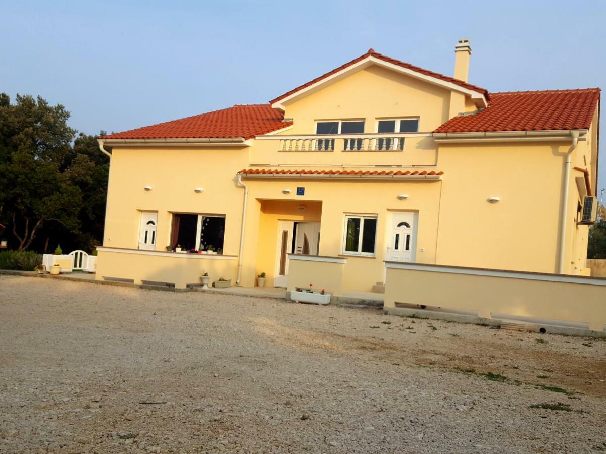 Apartmani "Sandro" Gonar Rab Town Extérieur photo