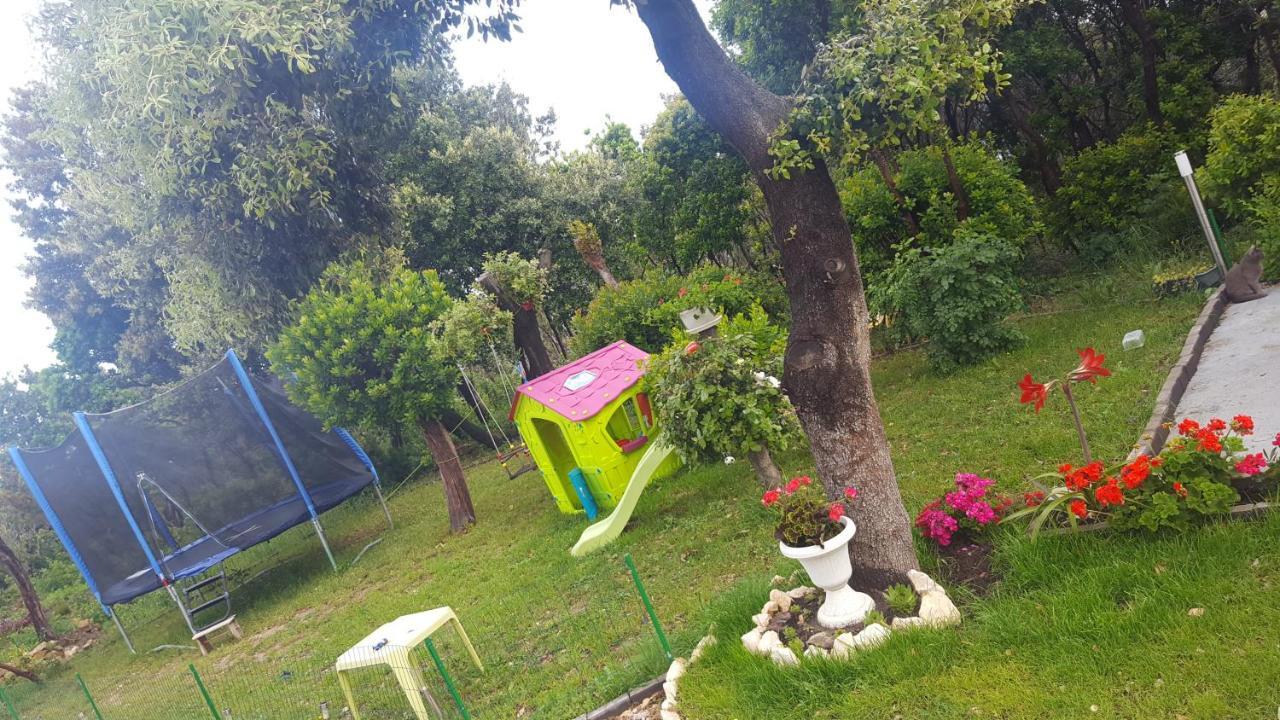 Apartmani "Sandro" Gonar Rab Town Extérieur photo